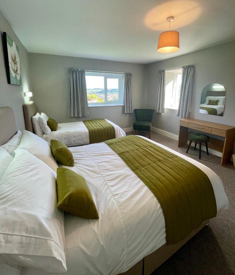 Garth- Stunning Scenic Semi-rural With Games Conwy