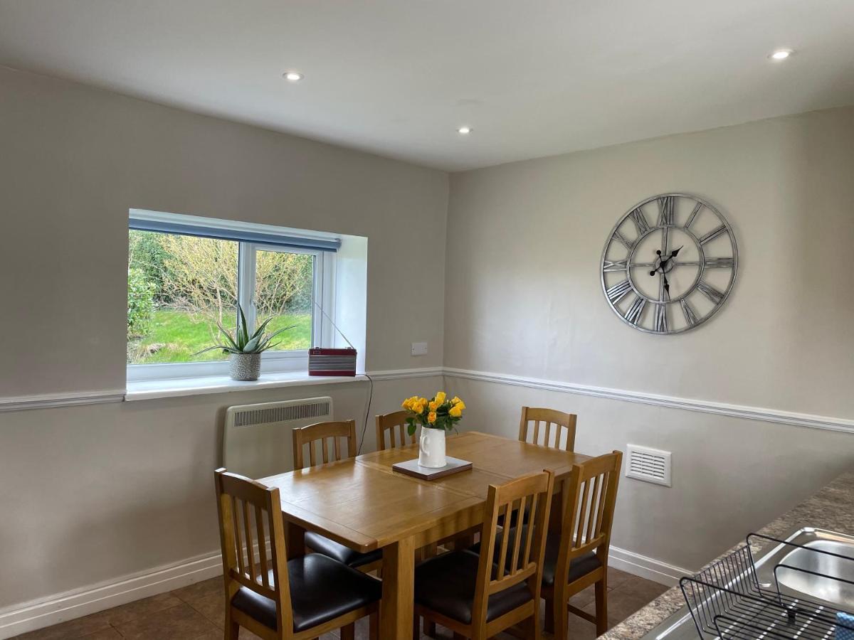 Garth- Stunning Scenic Semi-rural With Games