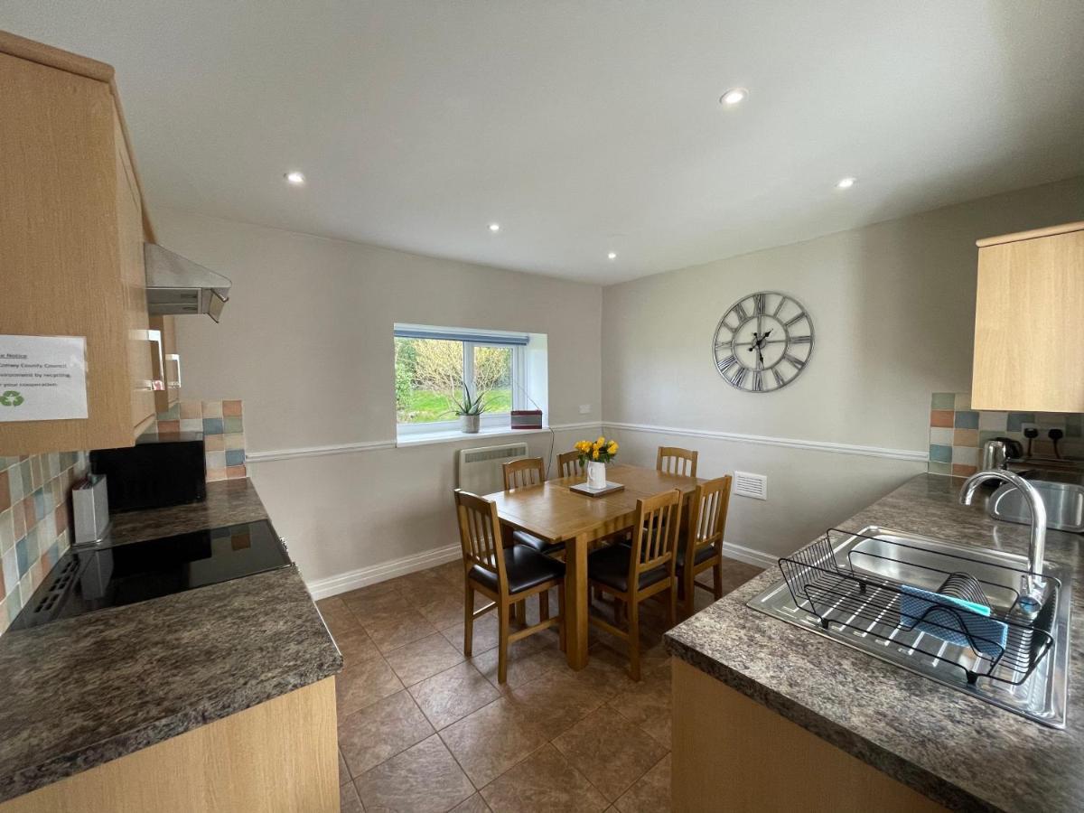 Garth- Stunning Scenic Semi-rural With Games Conwy